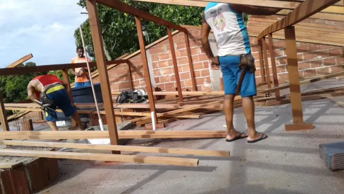 procuro servente diaria 100 a 150 dependendo que saiba fazer 