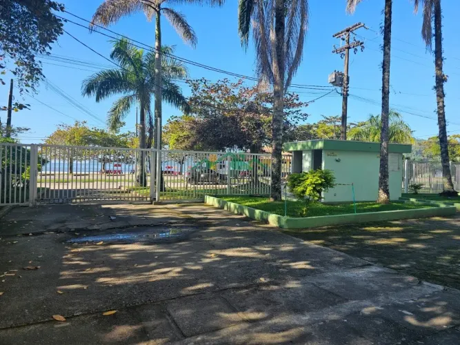APARTAMENTO NO PEREQUÊ AÇU EM UBATUBA PARA VENDA - COBERTURA PÉ NA AREIA