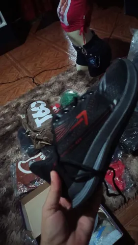 Sapatos e roupas de qualidade