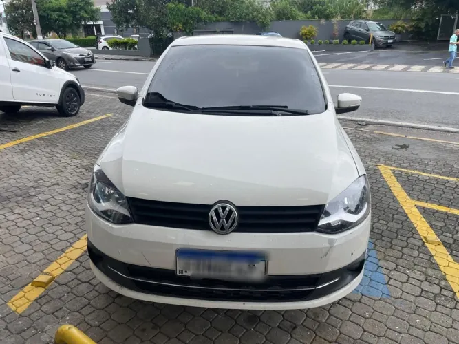 Volkswagen Fox 1.0 MI Total Flex 8V 5P 2014