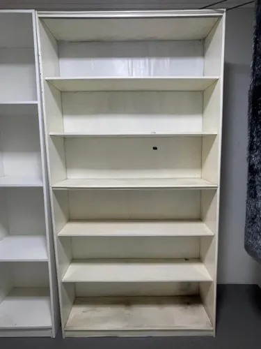 Vende-se partilheira 