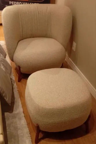 Vendo poltrona e puf ( os dois juntos)