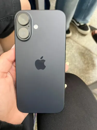 iPhone 16 preto