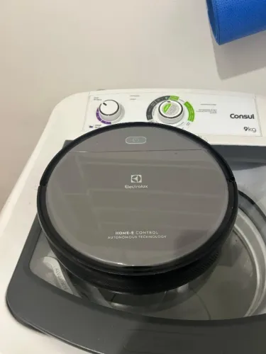 Aspirador Robo Electrolux ERB20 bivolt
