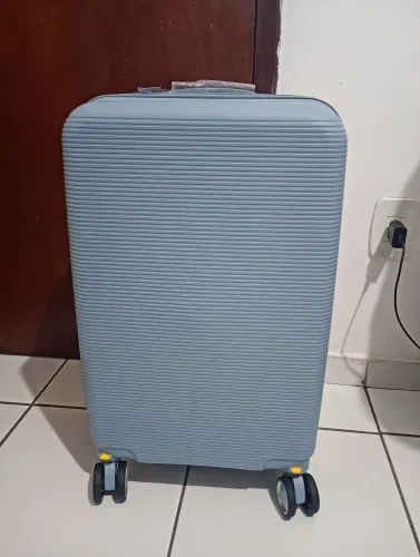 Mala 23kg nova em polipropileno, cor azul bebê (negociamos)