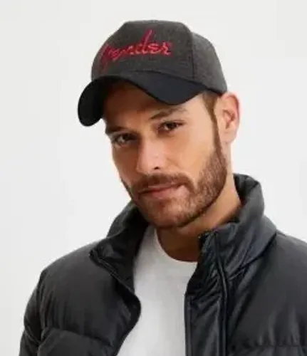 Boné Fender Aba Curva Bordado Vermelho