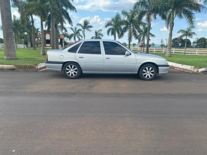 Chevrolet Monza GL 2.0 Efi/sl/l/650/club/barc.2e4p (álcool) 1994