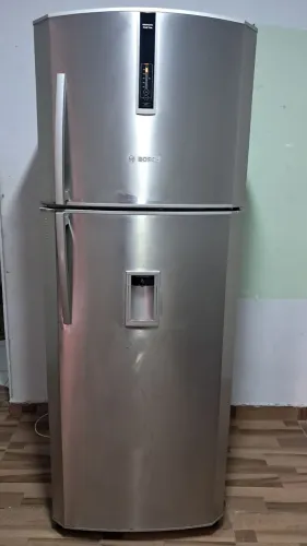 Geladeira Inox Bosch frost free duplex com dispenser de água 445L(Entrego)