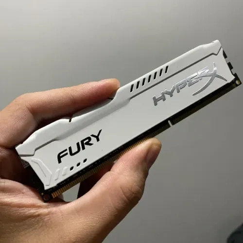 Memória Ram Gamer 4GB DDR3 1866MHz Kingston HyperX Fury Branca HX318C10F/4 ( 1 x 4GB )