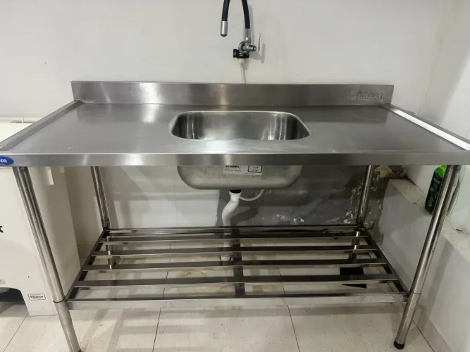 Pia de inox para cozinha usada 3 meses 