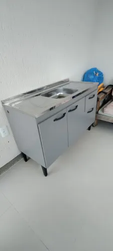 Balcão com pia em inox
