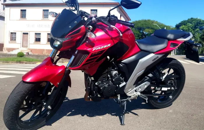 Fazer FZ25 impecável