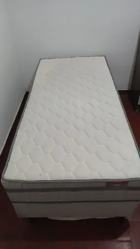 Cama box solteiro + outra cama auxiliar