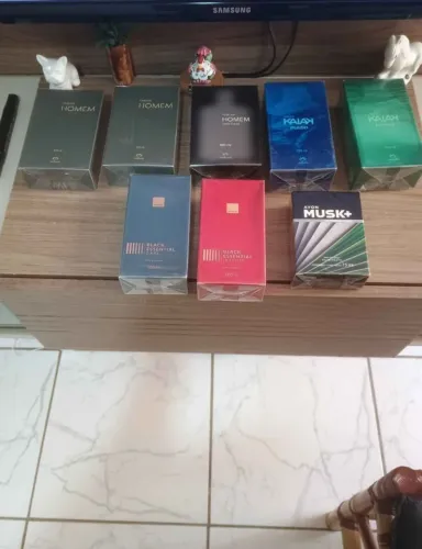 Vendo perfume da Natura kit com 8 novo lacrado quero 480 em tudo