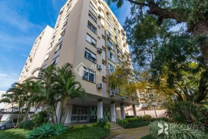 Apartamento 106 m2 com 3 quartos (suíte master) 1 vaga garagem no miolinho do Menino Deus
