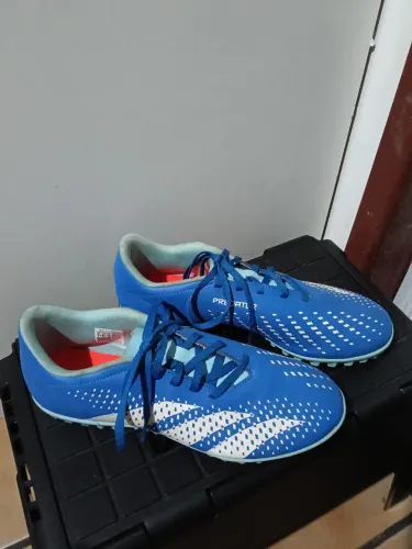 Chuteira Adidas 