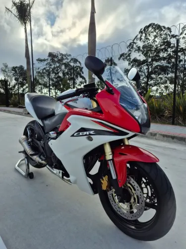 CBR600F 2013 Ótimo estado, VENDO OU TROCO