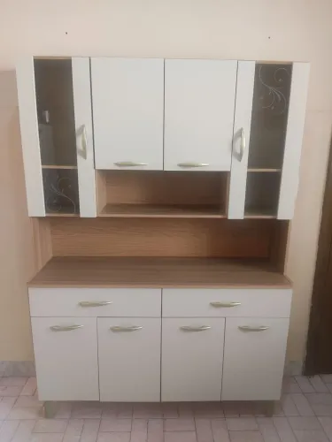 Armário de cozinha de madeira usado por 3 meses (super novo)