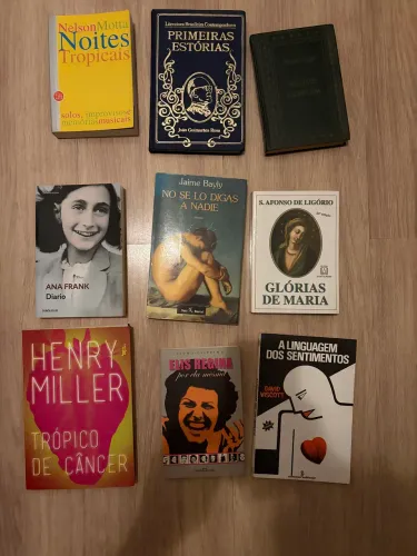 Livros em excelente estado, com temáticas e valores variados