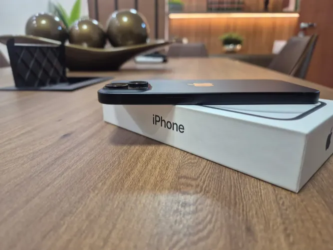 iPhone 15 - 128GB