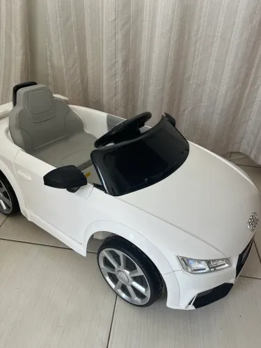 Carro elétrico infantil 