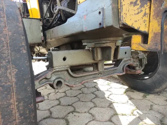 Trator CBT 8060 