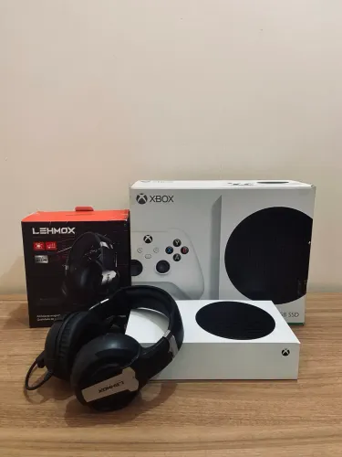 Xbox series s acompanha um headset