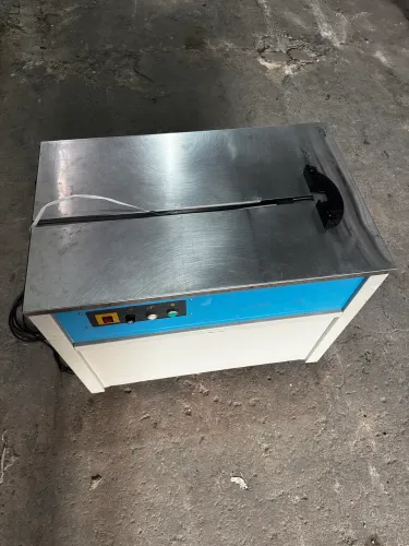 Máquina de Arquear Caixas de Papelão Semi-automática