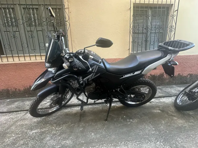 Vendo ou troco Lander 250