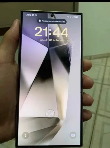 Vendo esse S24 ultra com um detalhe na traseira mais nada que atrapalhe