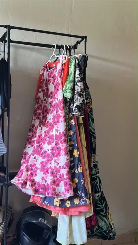 Vendo peças de roupas femininas pra brechó