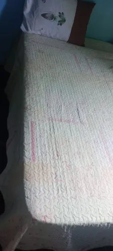 Vendo cama box de solteiro com colchão