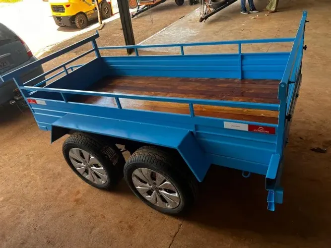 Carreta Reboque TRUCADO construída para suportar o tempo