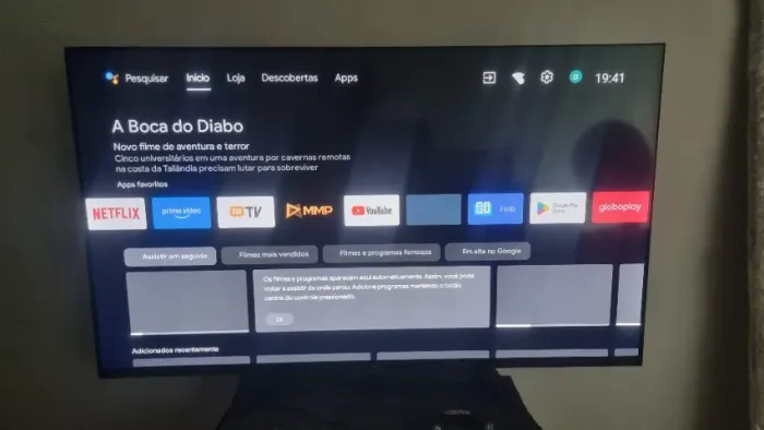 Smart TV 43" Multi Full HD Android (TL066M) custa em média R$ 1.200 a R$ 1.500 e oferece t