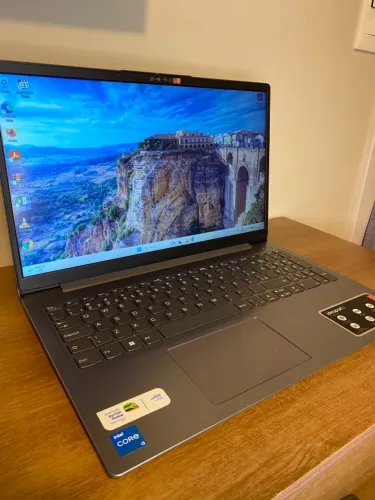 Vendo Notebook Lenovo Ideapad i3 11ª geração, ssd nvme 256 gb, 4gb ddr4, IMPECÁVEL!