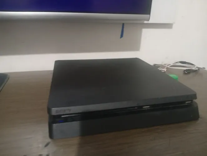 PS4-slim