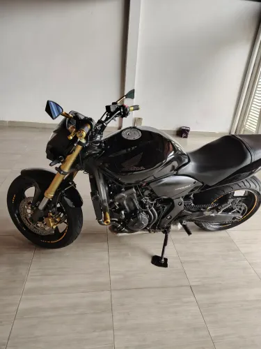 Hornet 600 f tudo ok e com acessórios 