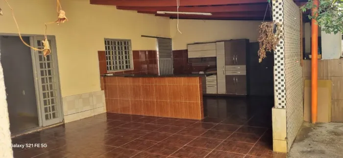 Aluga-se casa em Goiânia 