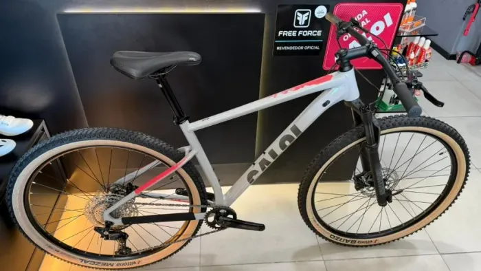 Nova Caloi Explorer Pro SL Shimano Deore 12V Rockshox freio mt200 21x sem juros no cartão