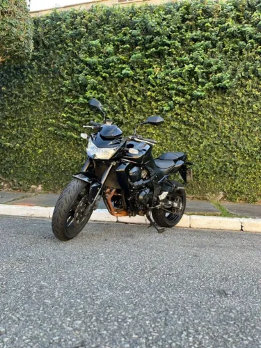 KAWAZAKI Z750 2010