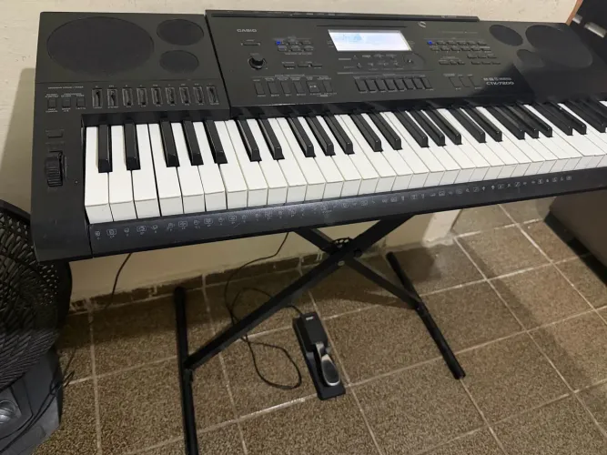 Teclado musical arranjador Casio CTK7200
