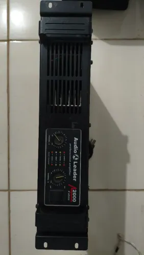 Amplificador áudio leader