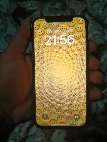 iPhone 12,64 gigas, 1200 faço até 1100 vindo buscar , aceito proposta, sem queima vela.