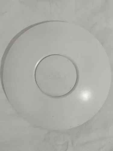 Access Point corporativo da linha Ubiquiti UniFi AP LR
