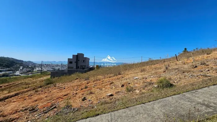 LOTE COM 360M², VISTA PARA O MAR! LOTEAMENTO EXCELENTE EM BIGUAÇU.