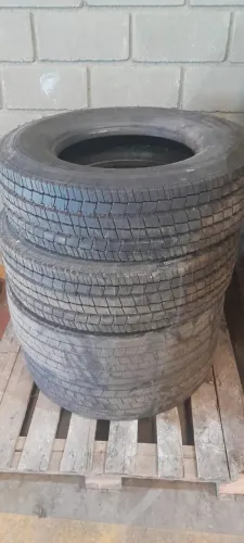 Vendo Pneus em bom estado para caminhão 3/4