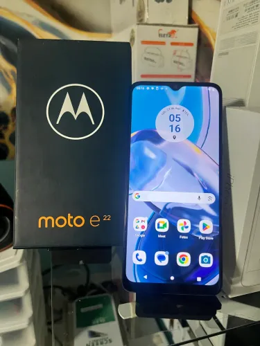 Vende se celular moto G22 cor azul 
