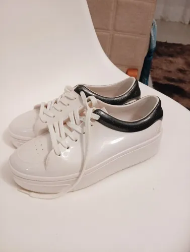 Tênis branco Melissa 36 novíssimo