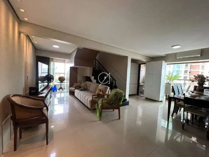 VENDE-SE COBERTURA COM TRÊS SUÍTES
