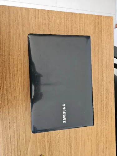 Notebook Samsung win 8.1 AMD E1 1500, Leitor de discos, 4gb de ram 500gb HD, 